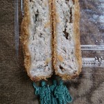 お肉工房 三匹のこぶた - 地養豚メンチ172円　断面