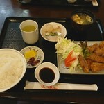 Nankoku Bijinesu Hoteru - 1日目　くじらカツ+和食セット
