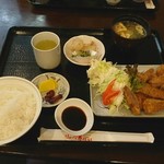 南国ビジネスホテル - 1日目　くじらカツ+和食セット