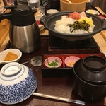 Shiroku Jichuu - 海鮮炙り飯（まぐろ）。
