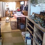 ヴィア ラッティア - 玄関より奥を望む