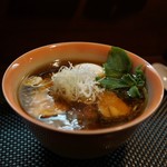 ブン ブン ブラウ カフェ ウィズ ビーハイヴ - 醤油 名古屋コーチン味玉