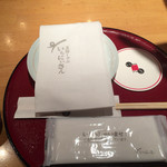 遊食豚彩 いちにいさん - 箸置き兼つまみの味噌は懐かしくおいしい味