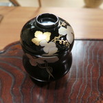 なる屋 - 29年2月　赤出汁味噌汁　蓮根、麩