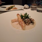 オーグードゥジュール ヌーヴェルエール - フランス産ホワイトアスパラガスとモリーユ茸　シャトーシャロンのソース