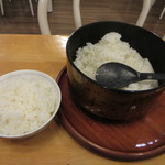 ペンションうーにー - ご飯はおひつで･･･