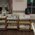 ペンションうーにー - 牛乳、コーヒー、紅茶、ココアはセルフでいただきます♪