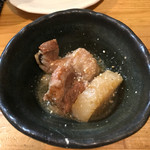 焼き鳥　さいとう - お通し(お肉と大根の煮物)