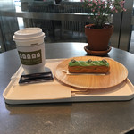 ザ マンダリン オリエンタル グルメショップ - エクレアピスタチオ 2016/04/18