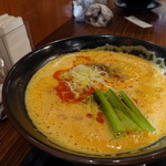 人気の美味しい担々麺