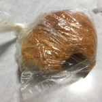 ブーランジェリー・ゼロサンゴ - 2017年2月中旬 バジルとドライトマトのパン ¥230