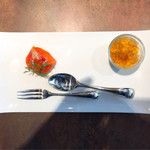 ル ボークープ - 日光サーモンの団子と金美人参のムースとコンソメのジュレ　雲丹添え