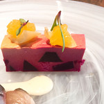 ル ボークープ - ビーツとフェタチーズのクラフティ　色が綺麗