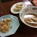 ラーメン さくらっ娘 - 201702 さくらっ娘　★桜セット（醤油  850円）★やっと餃子が来ました(^_^;) ※失敗して作り直したようです