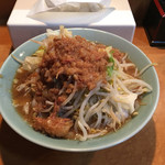 立川マシマシ ロイヤルスープ - 年明け限定 「麺が餅」
                                今年はラーメンで麺とお餅のハーフ&ハーフ
                                もちろん脂マシマシです