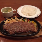 USQUEBAUGH - 【ランチ】ステーキランチ 1200円(税込)