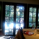 シェ松尾・松濤レストラン - 中庭に面した部屋