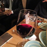 代官山 炭火焼肉 猿楽 - 思わず赤ワインもいただきます
