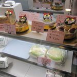 happy hoppe - X'mas仕様な冷蔵ショーケース様子。