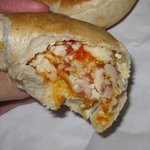 happy hoppe - 「ベーグル クリームチーズ＆アプリコット(\250)」の中身。