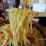 Membatadoko shouten - 北海道味噌(肉ネギ)麺リフトは苦手です
