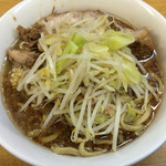 ラーメン二郎 - ラーメン 700円　麺半分・全部ちょっとで
