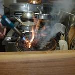 申虎 - 牛タタキ・・藁で炙り藁の香りを付け