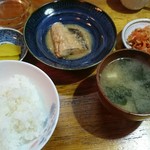 しらいわ - おまかせ定食  これに冷奴がつきます