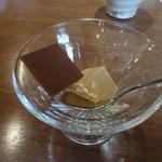 申虎 - お店のデザートチョコと紅茶のムース