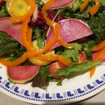 ラ　ブーシュリー　グートン - (2017年2月　訪問)サラダ。紅芯大根や黄人参などを含んだ彩の良いサラダでした。