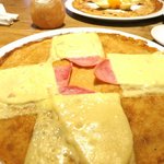 Cafe 't Singeltje Old Dutch Pancake House - ハムとチーズのパンケーキ
