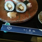 魚仙 - ランチにお寿司をいただきました。