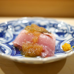 鮨 あらい - メジマグロと玉葱すりおろし