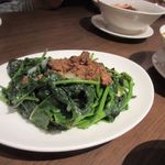 故宮晶華 - 野菜料理は芋の葉っぱを炒めた料理でした、これも案外粘り気のある食感で美味しかったです。