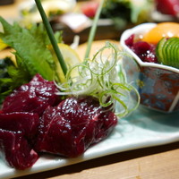 吉祥寺 三うら - 生くじら刺し1200円