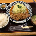 とんとん農場レストラン - ガーリックステーキセット(ご飯大盛)