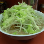 ラーメン二郎 - 『再訪』ラーメン、ヤサイニンニクカラメ(麺硬)