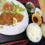 多楽福亭 - サービスランチ850円、ロースカツ