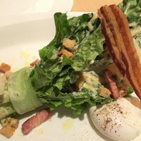  「メトロポリタングリル」 ヒルトン東京 - シーザーサラダ、ポーチドエッグ