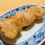 活鰻の店 つぐみ庵 - ＜ 手羽先 ＞   こちらも骨抜き。表面はカリッと。中は柔らかい♡