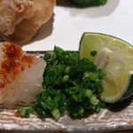 ぎおん 阪川 - 大根おろしと一味、青葱、酢橘