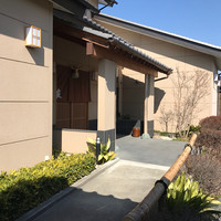 馳走 筏や - 門入った所
