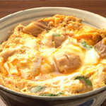 人気です！やきとり屋さんの親子丼