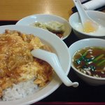 中国家庭料理 誠苑 - 豚肉と玉子のチリソース丼セット（￥８００）