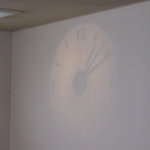 cafe Naif Blanc - 1002_時計（壁に映し出されてます）