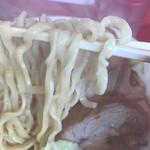 ラーメン二郎 - 麺箸上げ