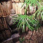 くろぎ - 雨の中庭