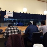 麺屋 つるる - カウンター席も満席