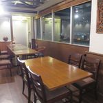 ステーキレストラン パポイヤ - テーブル席