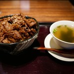 焼肉 嘉 - 神戸牛焼肉丼（1500円）